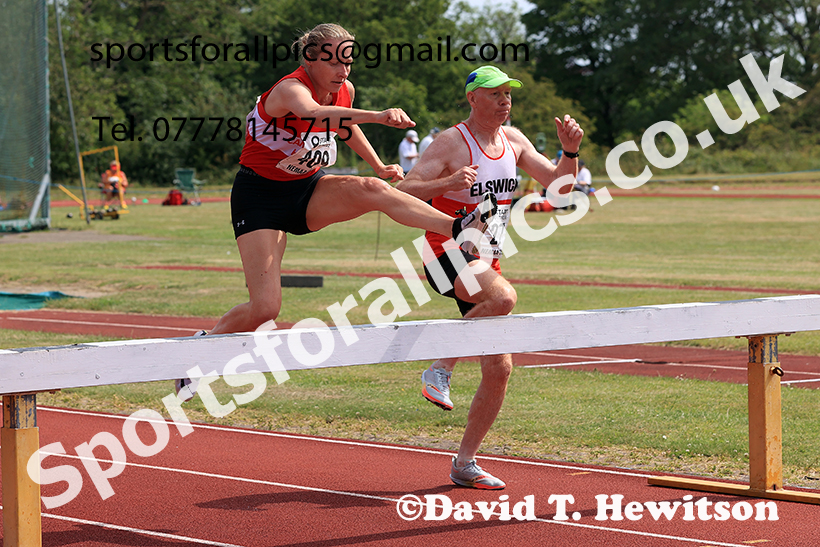 Steeplechase, 2025 NEMAA Track and Field, Monkton. Photo: David T. Hewitson/Sports for All Pics